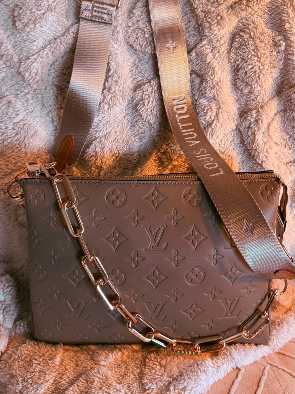 📍SOLD📍Elegant Taupe Designer Style Shoulder, Arm, Crossbody Bag